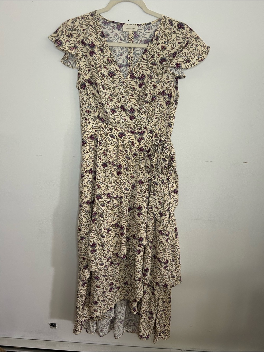 Melloday Floral Print Flutter
Sleeve Faux Wrap Midi Dress size small